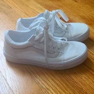 Little boys Van's white shoes size 3 👟